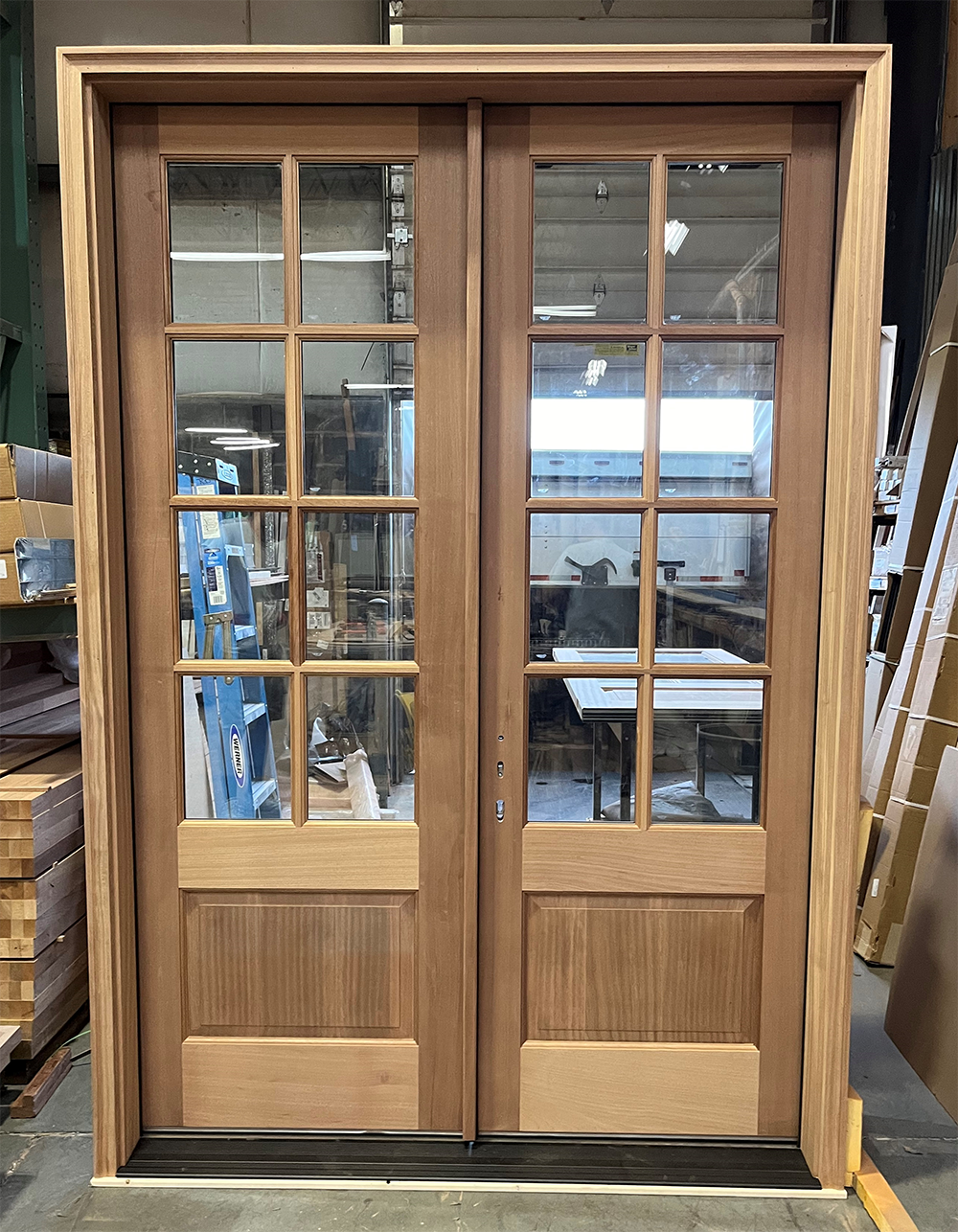 Craig Builders #28601
Mahogany double door