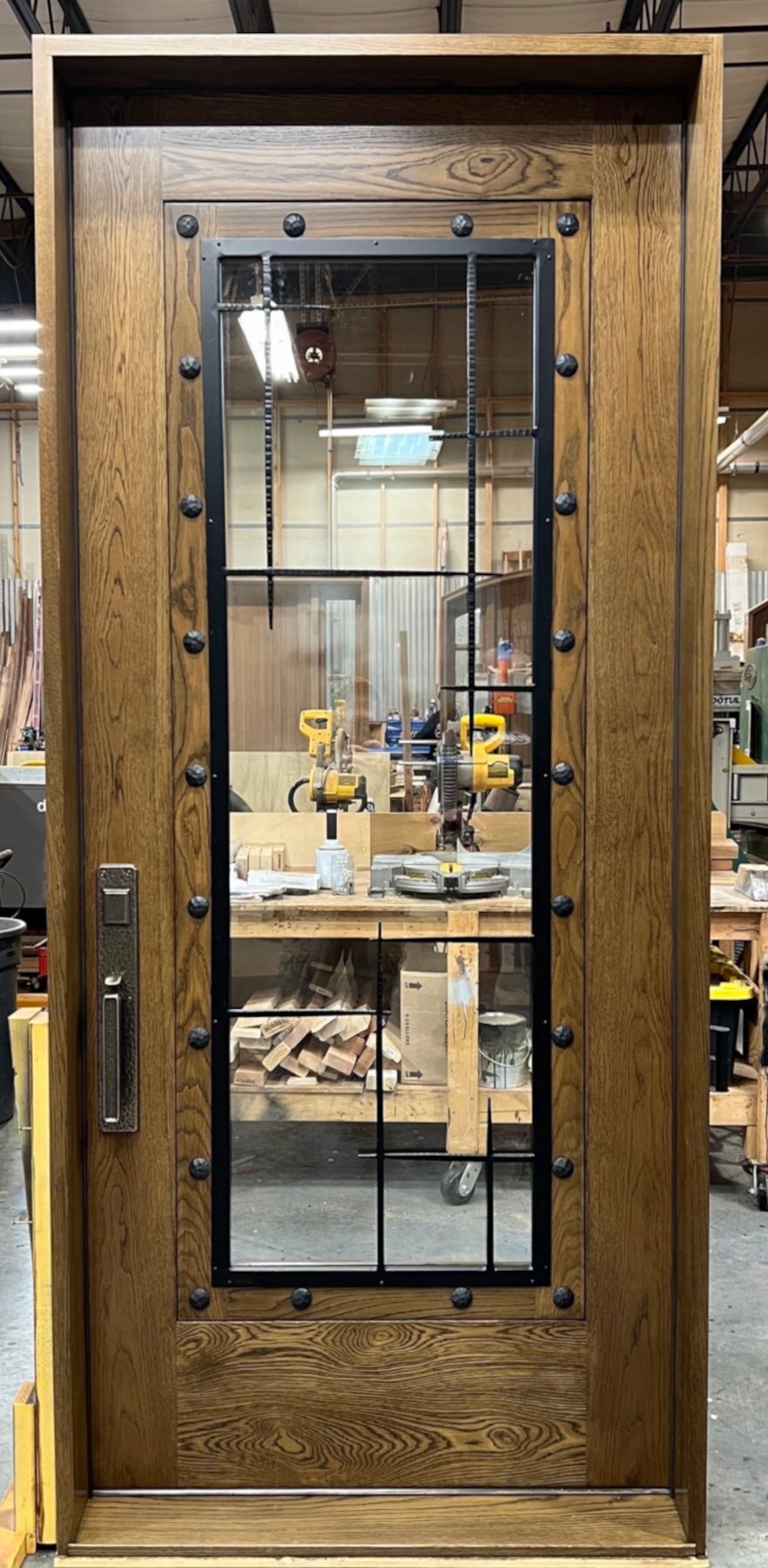 Five Star #29238
Flat Sawn White Oak door with White Oak sill
Custom metal grill work & clavos
Rocky Mountain mortise lock
Finished in Dark Walnut
Pearl River, NY
