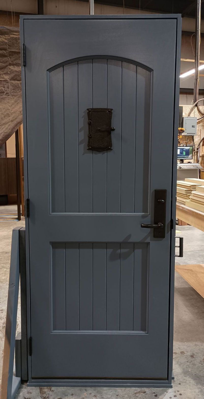 Howe #28534
Mahogany door painted SW 7624 “Slate Tile”
Custom speak easy & strap hinge hardware provided by customer
Ashley Norton handle set
Sioux Falls, SD