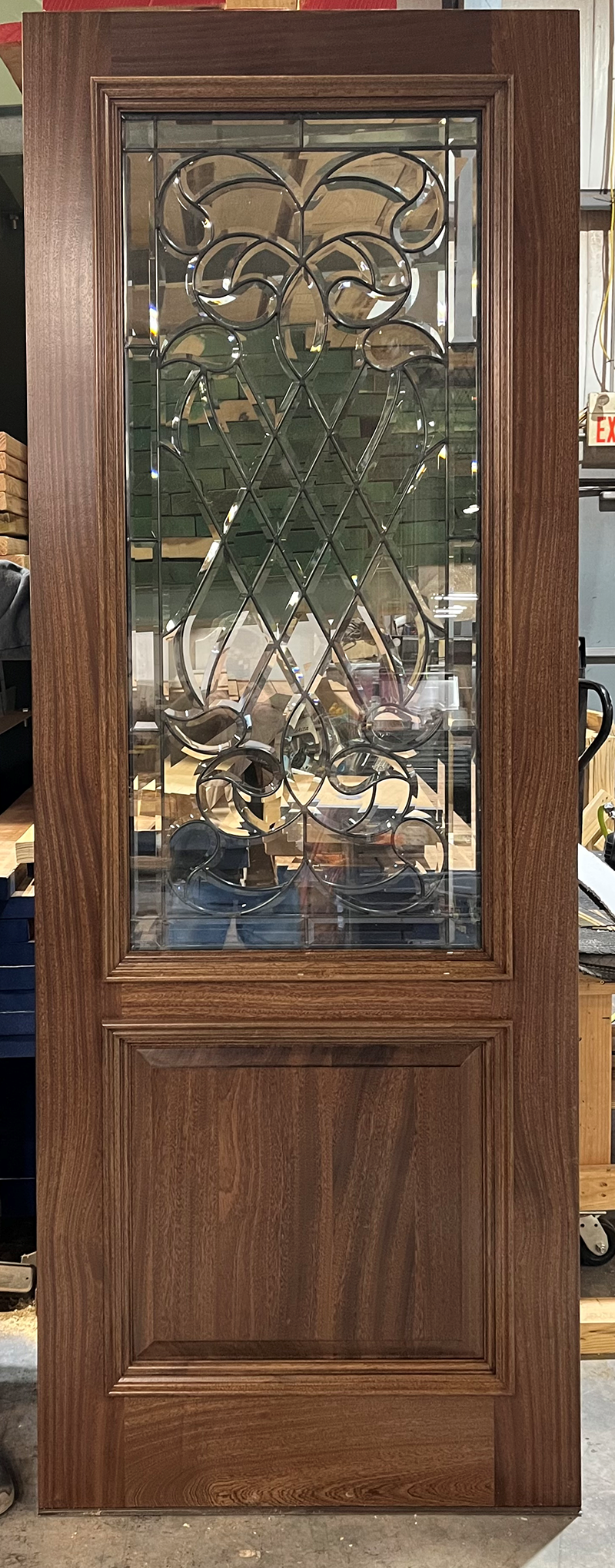 Kratky #28561
Mahogany slab
Glass with dark patina caming
Finished in Minwax Dark Walnut
Chapel Hill, NC