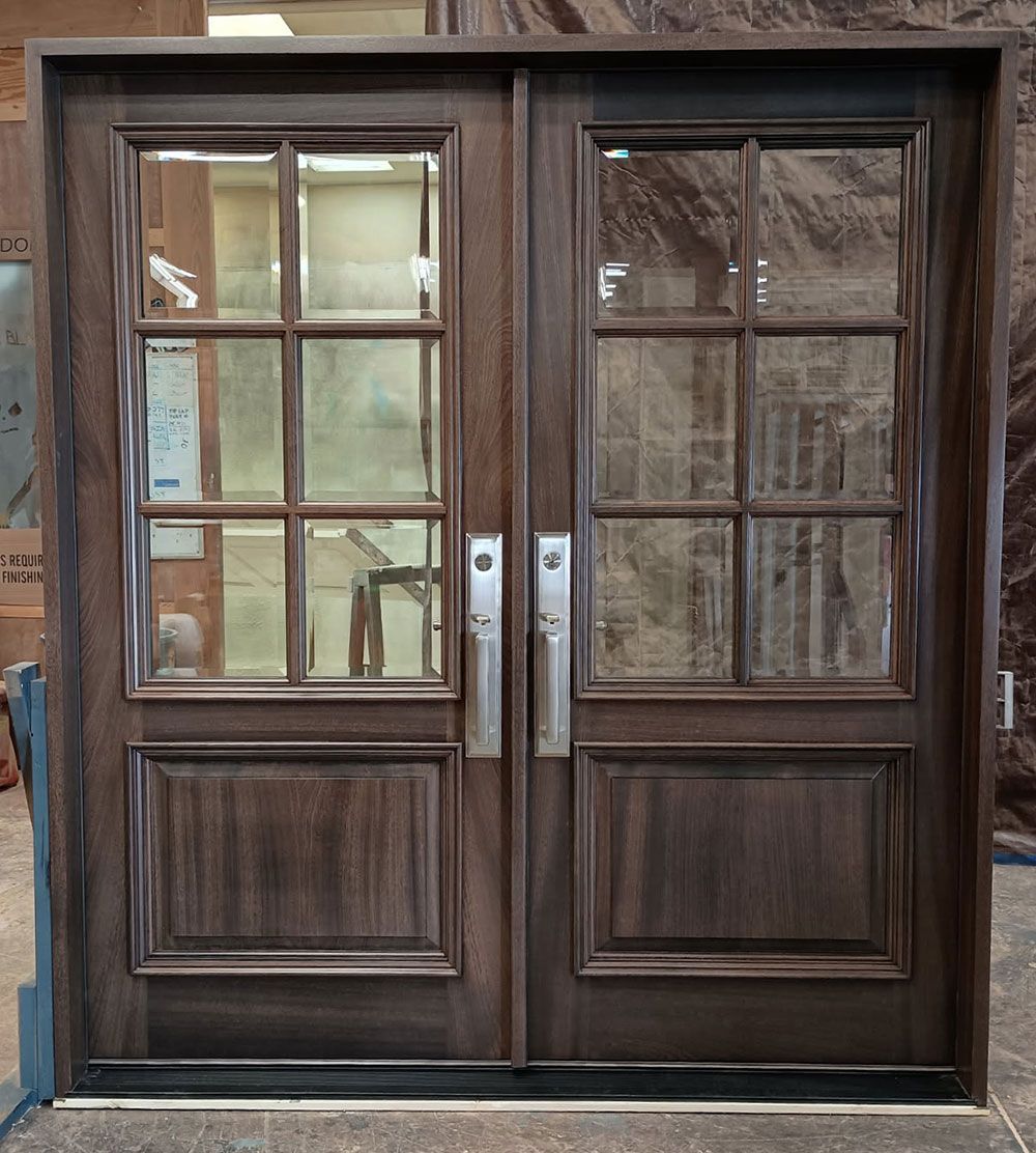 Lambridis #28797
Mahogany door, beveled glass
Finished in Ebony
Customer supplied Emtek hardware
Dix Hills, NY