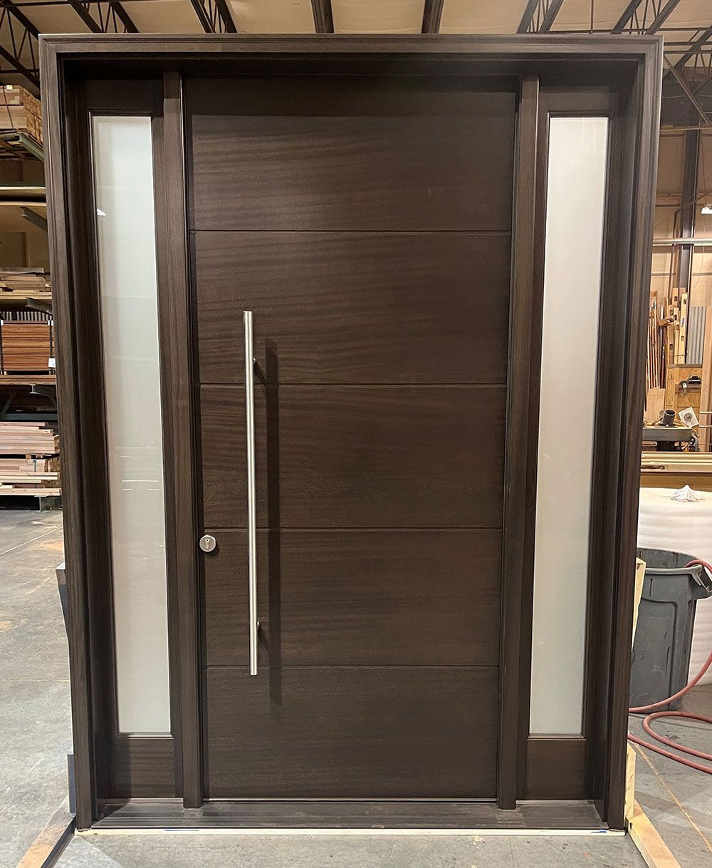 Mani #28652
Mahogany flush door
Acid etch glass
Hoppe contemporary multi-point lock system
Finished in Chocolate
Greenwich, CT