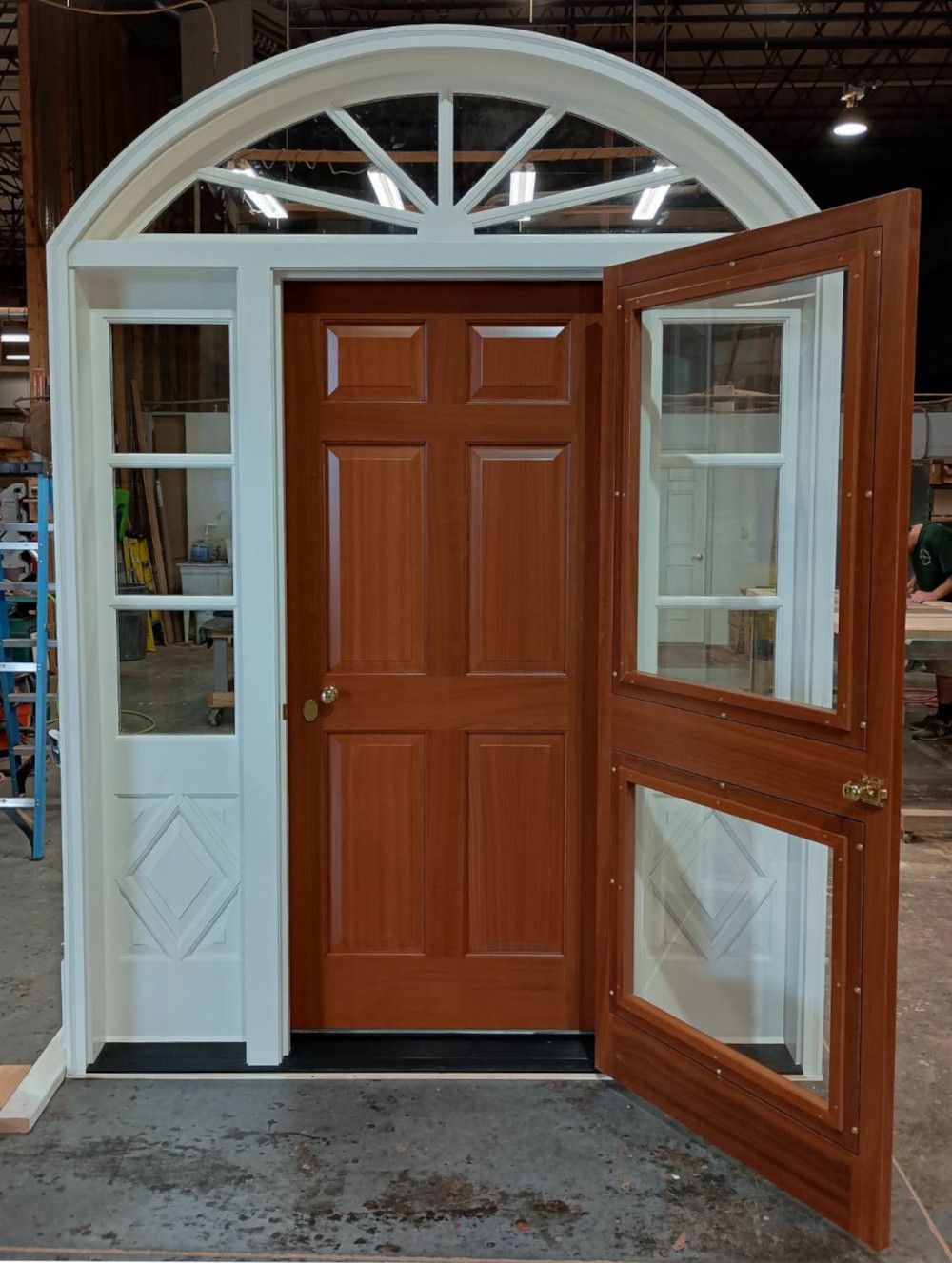Romay #29184
Mahogany door & storm door
Stained Chaparral, painted F&B Wimborne White
Upperco, MD
