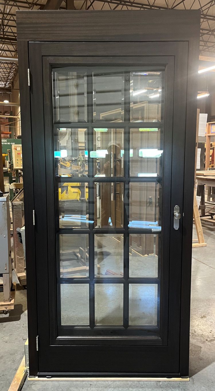 Beskrone #29135
Mahogany door with beveled glass
Mahogany storm/screen door
Finished in Chocolate
Ocean City, NJ