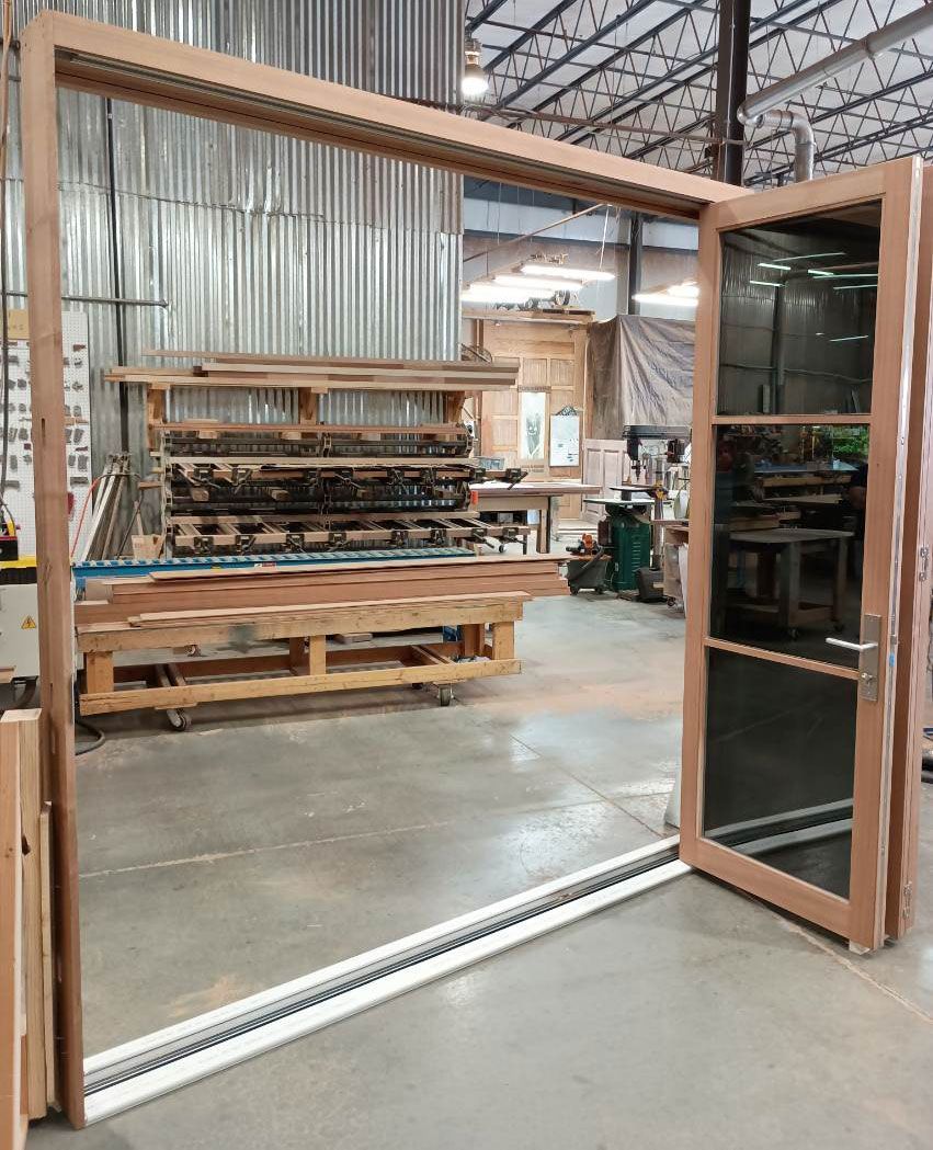 Purcell #28894
Mahogany folding door unit
Graylite II glass
Hoppe multi-point lock system
Maryland