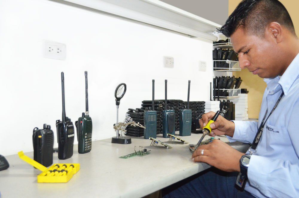 Servicios de seguridad privada en Colombia con vigilancia profesional, análisis de riesgos y tecnología avanzada de Sevicol