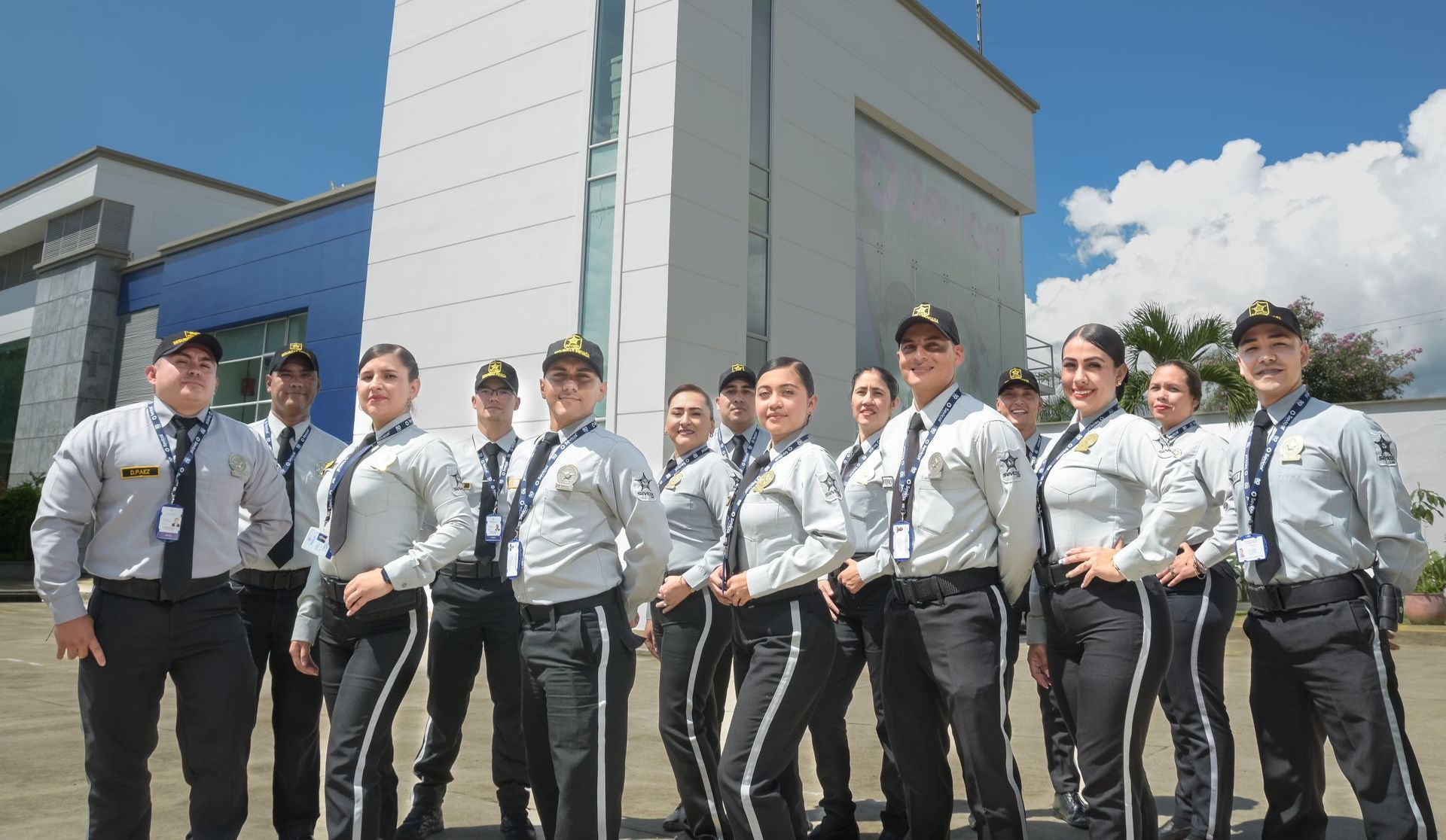 Servicios de seguridad privada en Colombia con vigilancia profesional, análisis de riesgos y tecnología avanzada de Sevicol