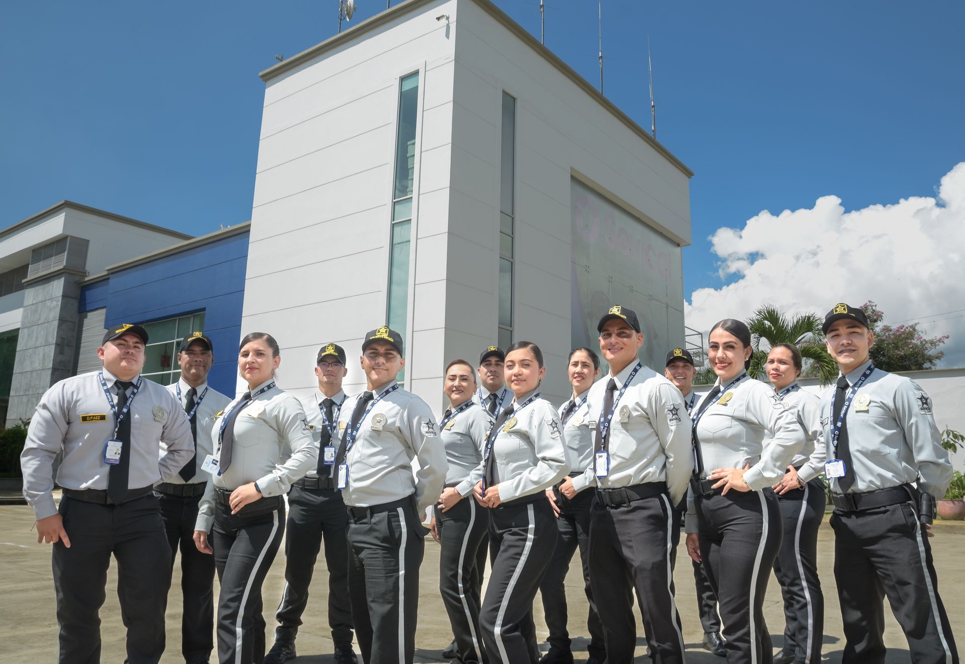 Servicios de seguridad privada en Colombia con vigilancia profesional, análisis de riesgos y tecnología avanzada de Sevicol
