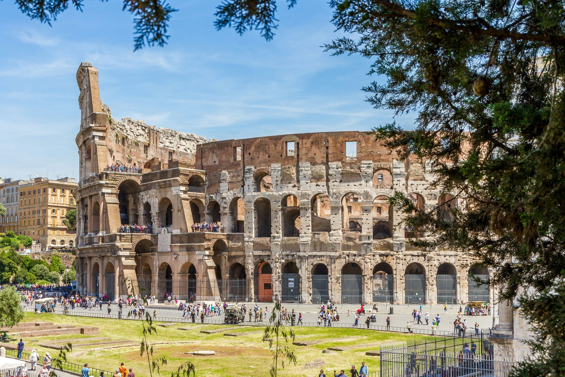 Book a guided Colosseum tour Book a guided Colosseum tour