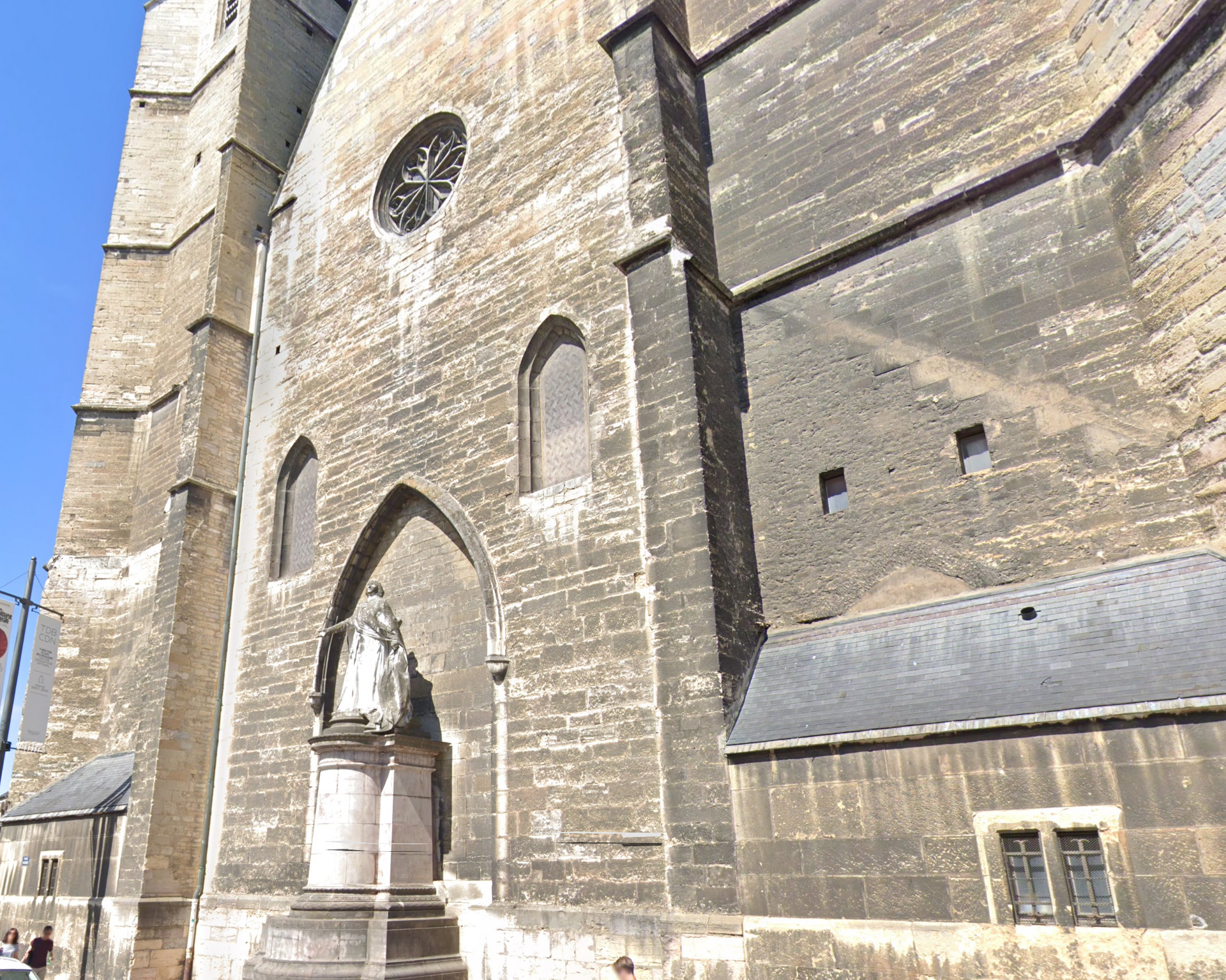 Cathédrale Saint-Bénigne de Dijon by Google Earth Cathédrale Saint-Bénigne de Dijon by Google Earth