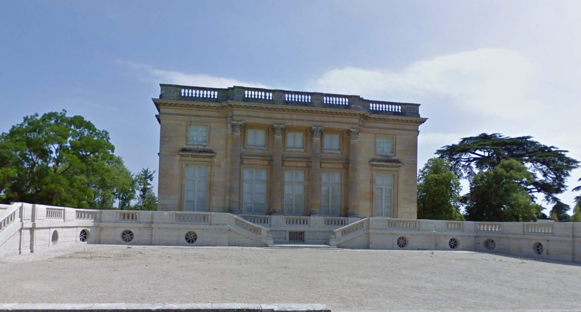 Estate of Trianon by Google Earth Estate of Trianon by Google Earth