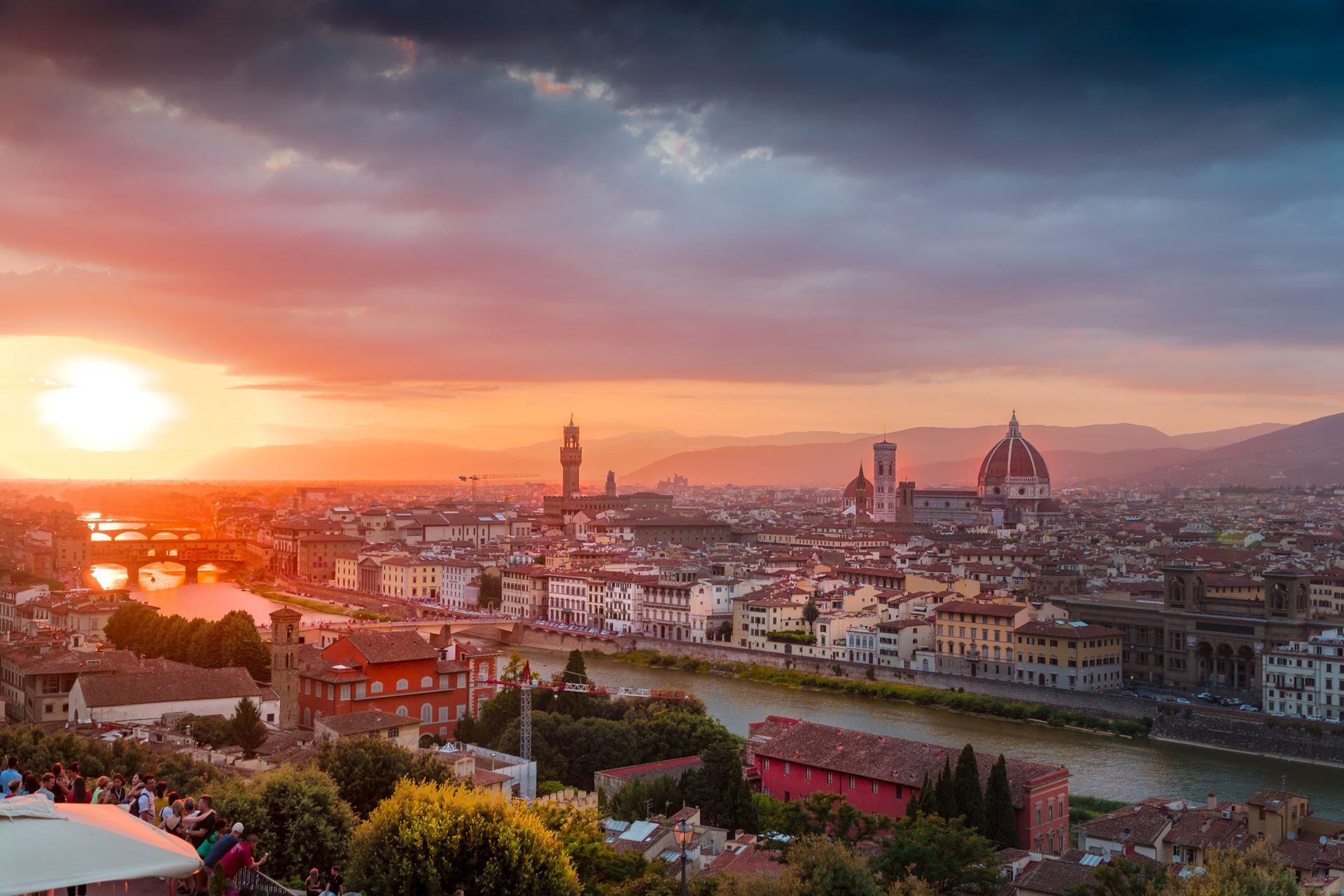Florence's Spectacular Sunset Views Florence's Spectacular Sunset Views