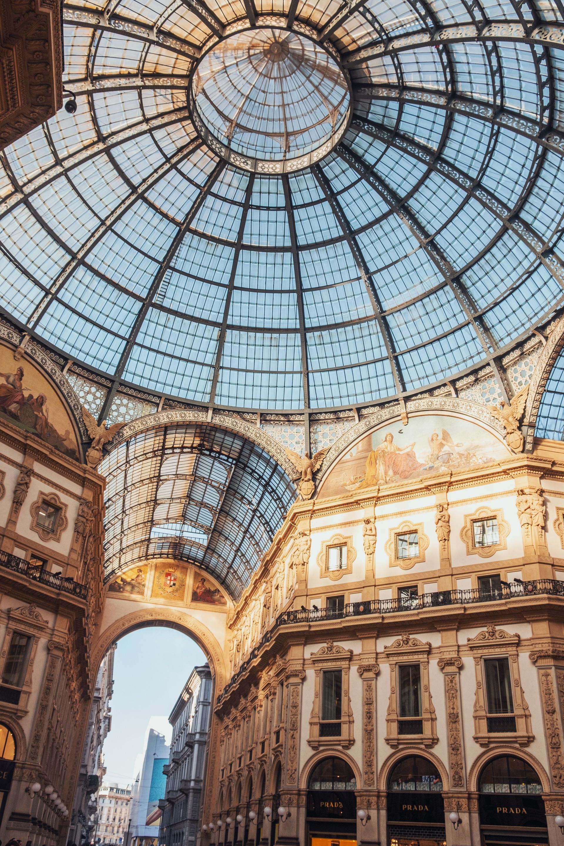 La Galleria Vittorio Emanuele II La Galleria Vittorio Emanuele II