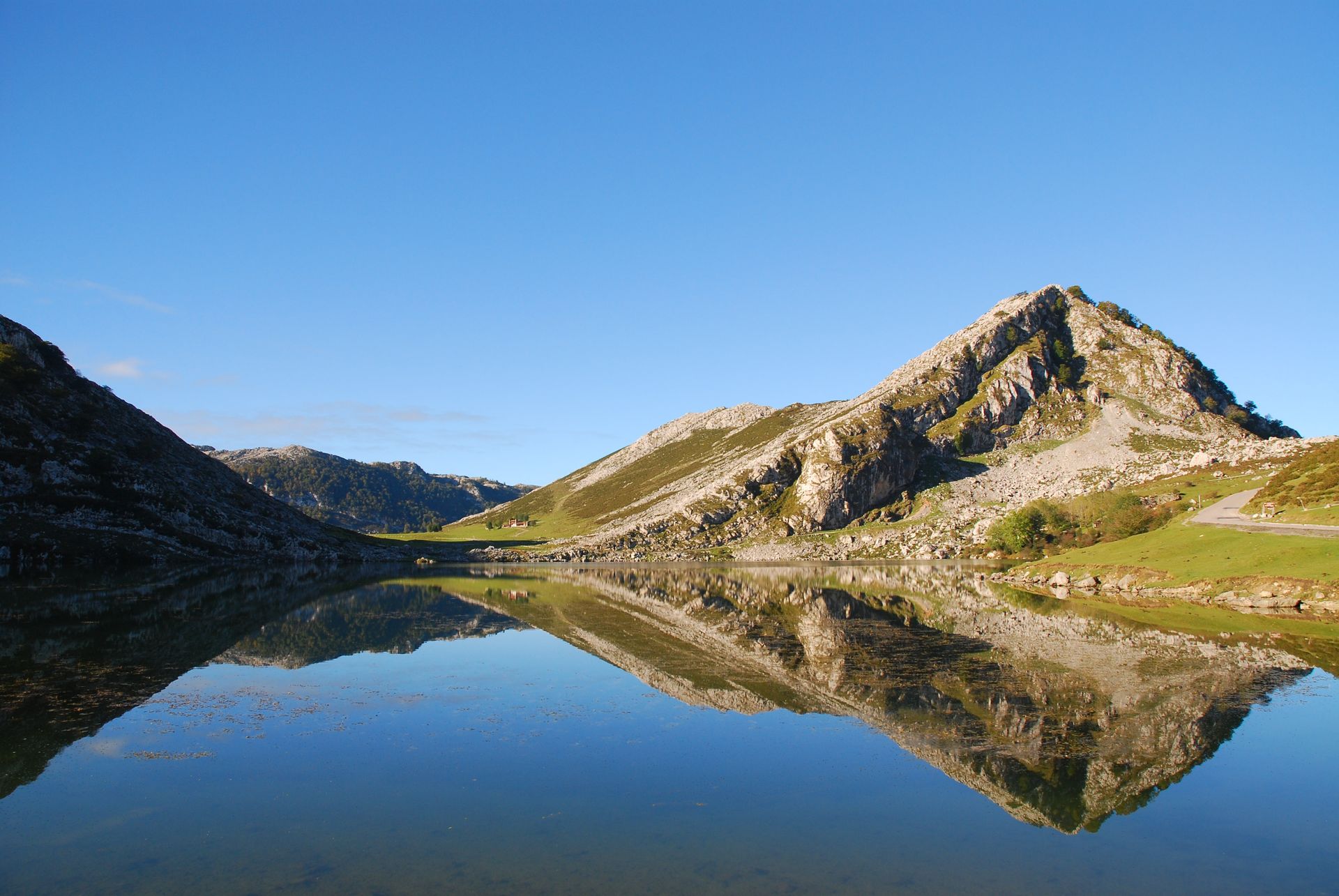 Lake Enol Lake Enol