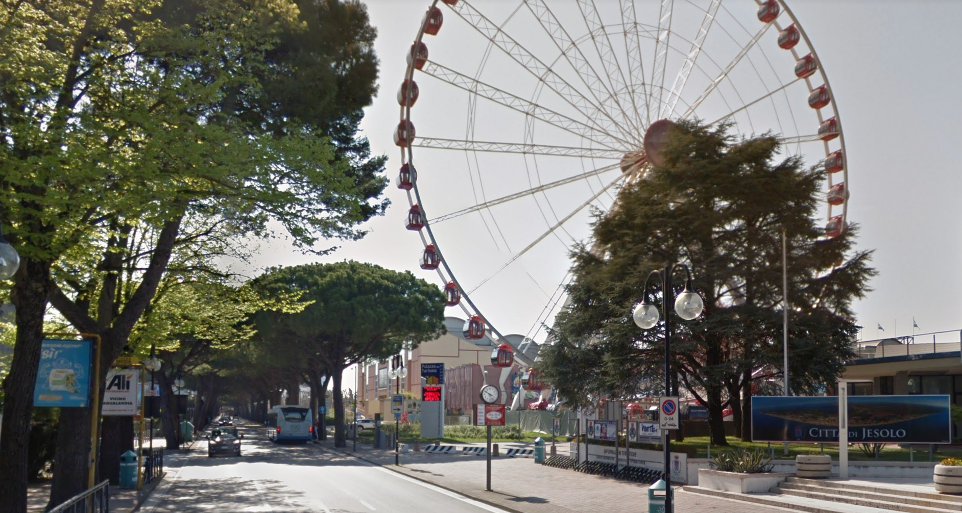 Piazza Brescia da Google Earth Piazza Brescia da Google Earth