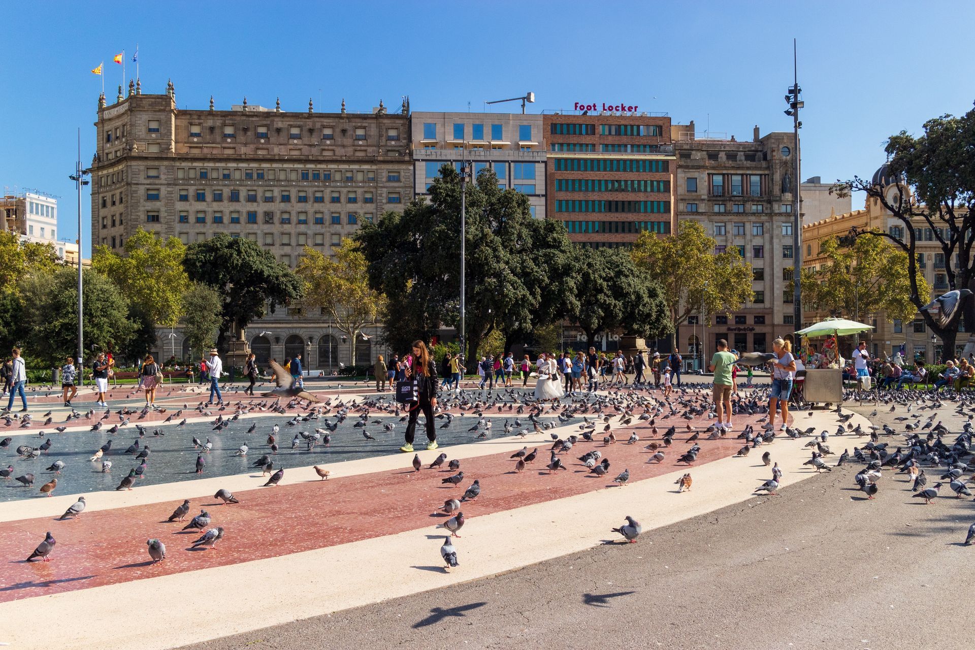 Plaça de Catalunya Plaça de Catalunya