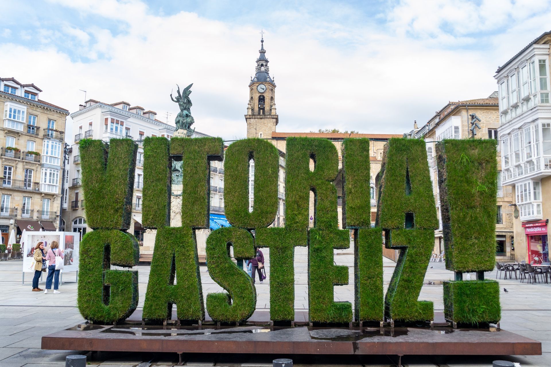 Plaza Virgen Blanca