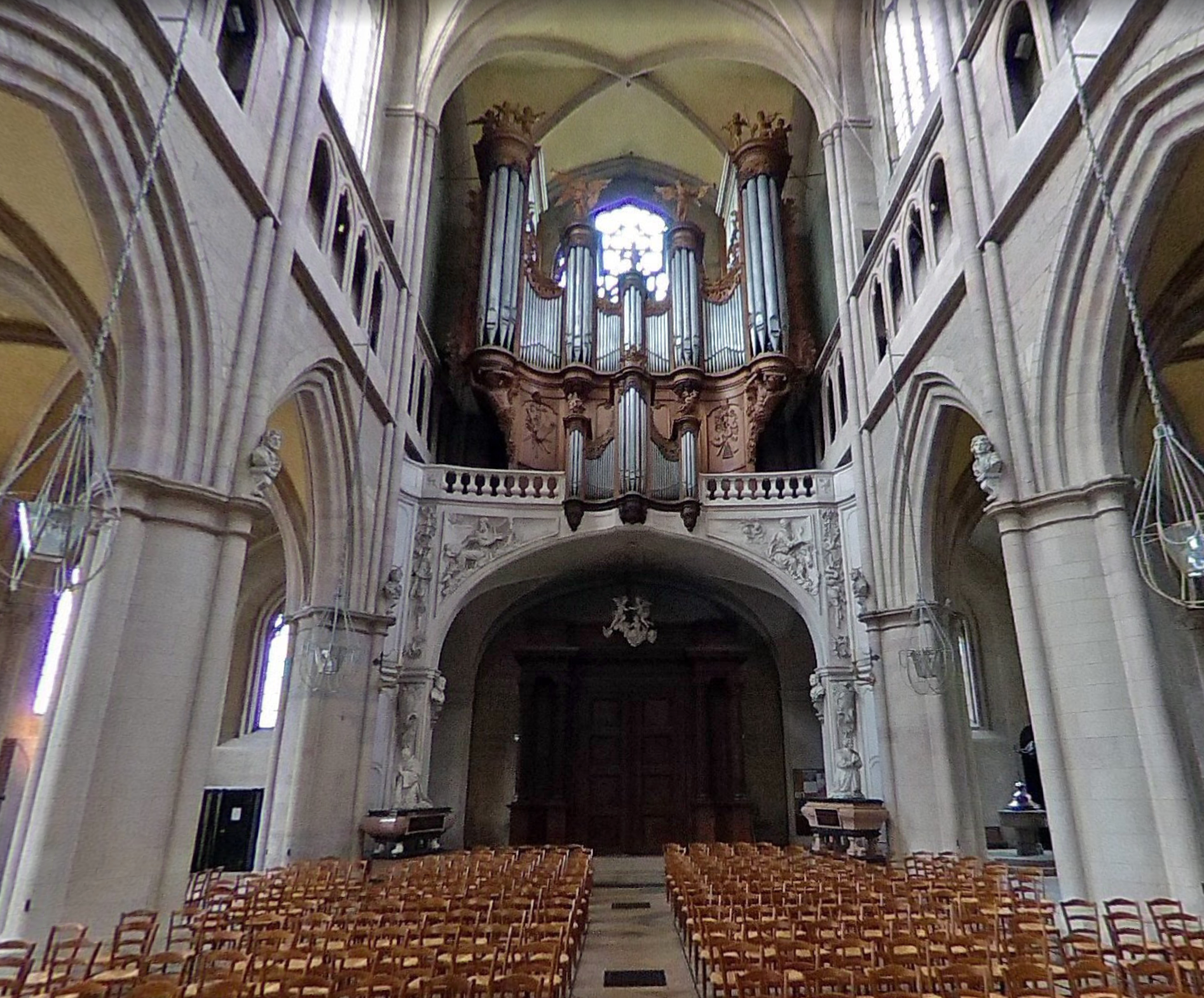 Saint-Bénigne Cathedral by Google Earth Saint-Bénigne Cathedral by Google Earth