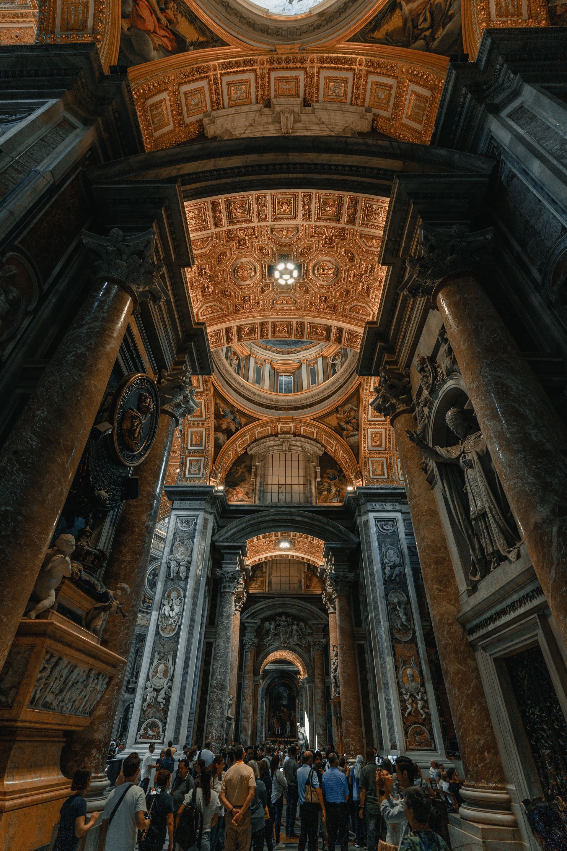 St. Peter's Basilica: St. Peter's Basilica: