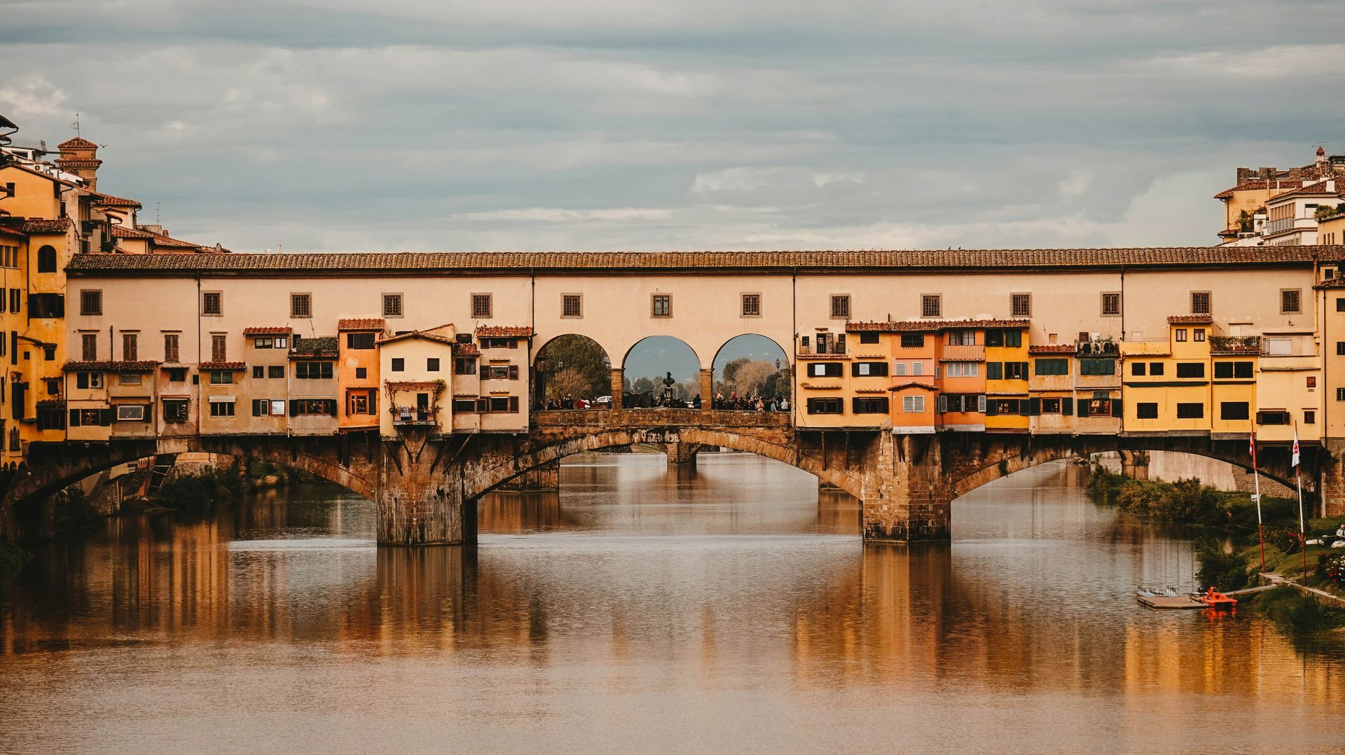 The Historic Ponte Vecchio Bridge The Historic Ponte Vecchio Bridge