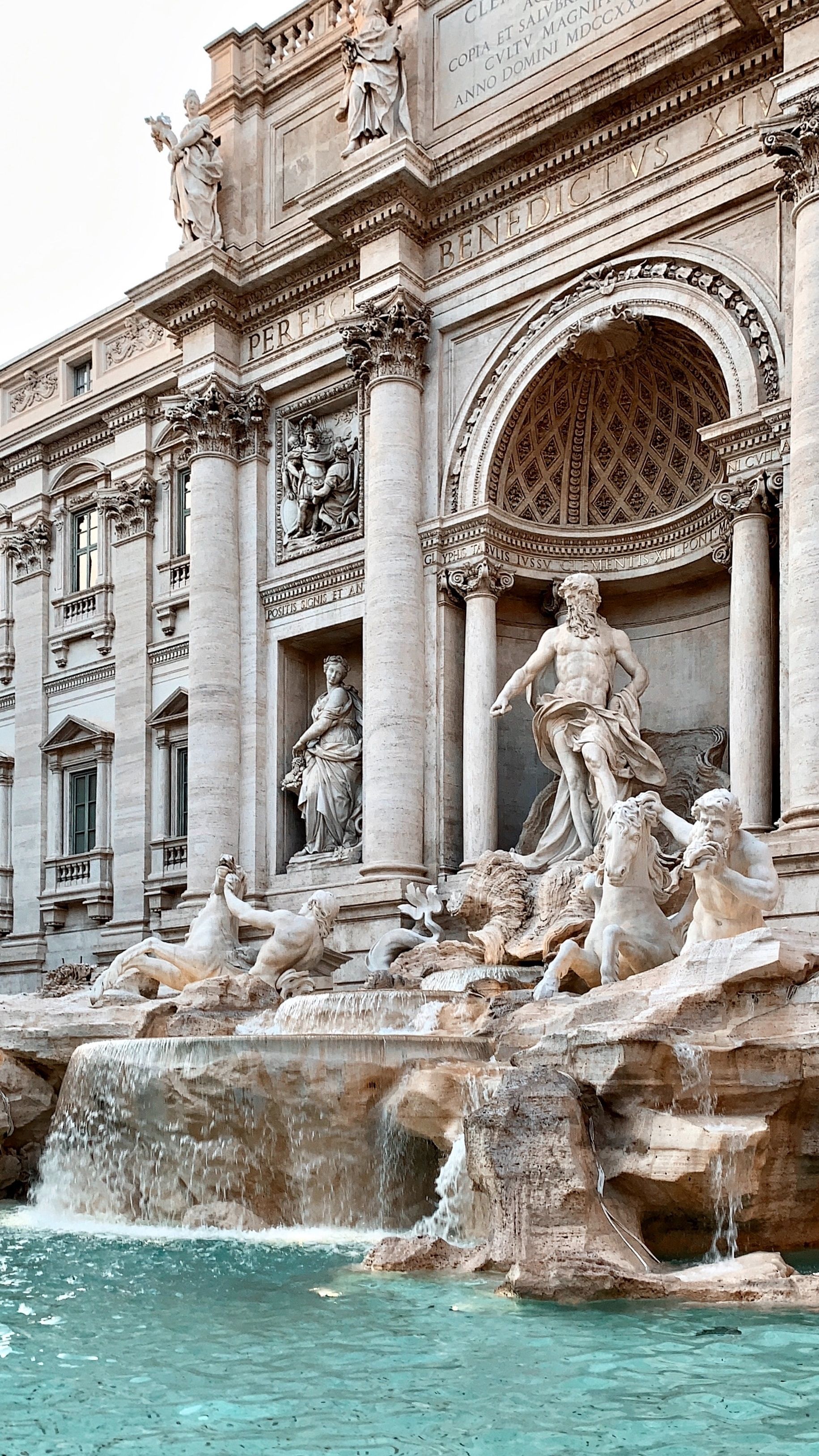 Trevi Fountain: Trevi Fountain: