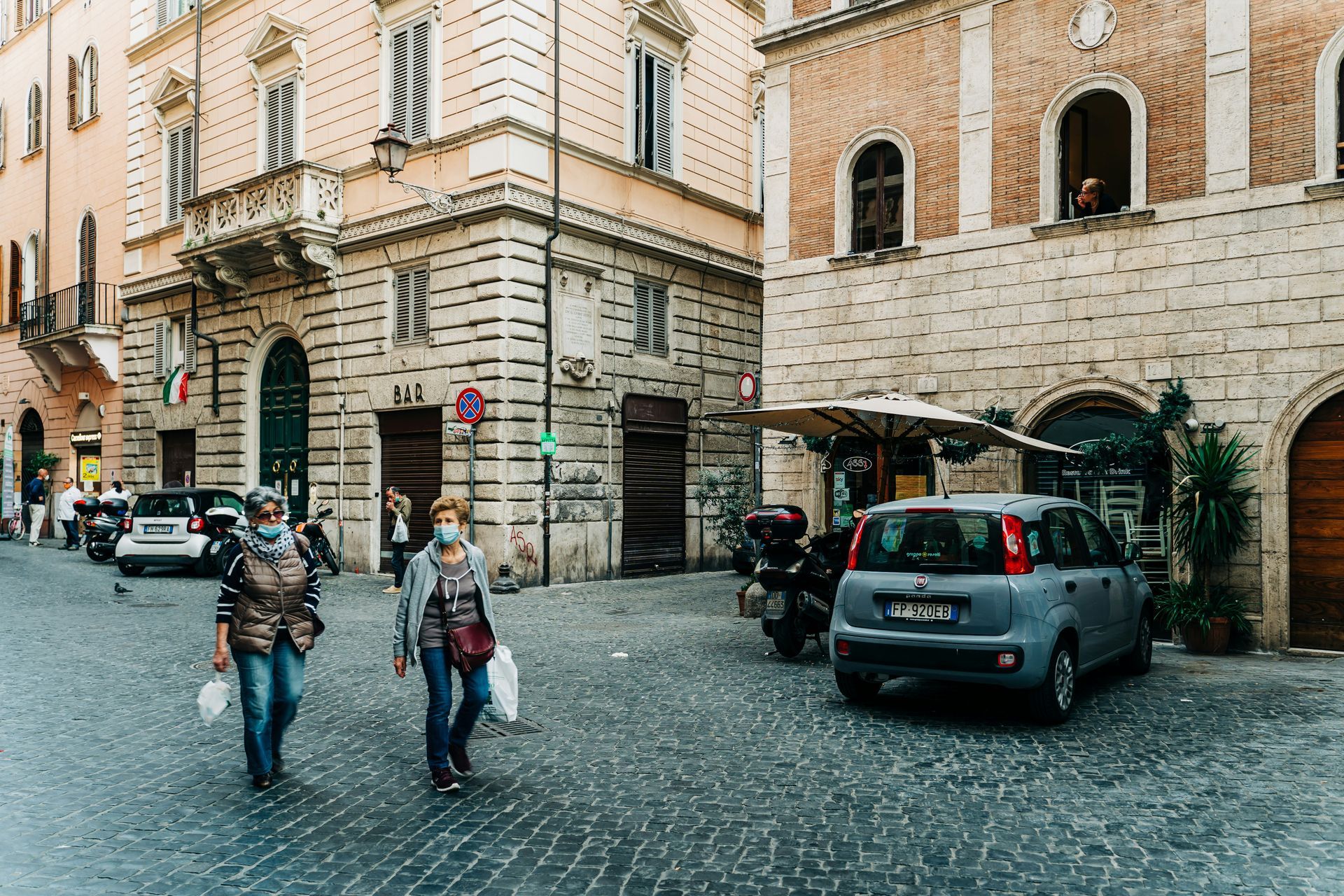 Via dei Coronari