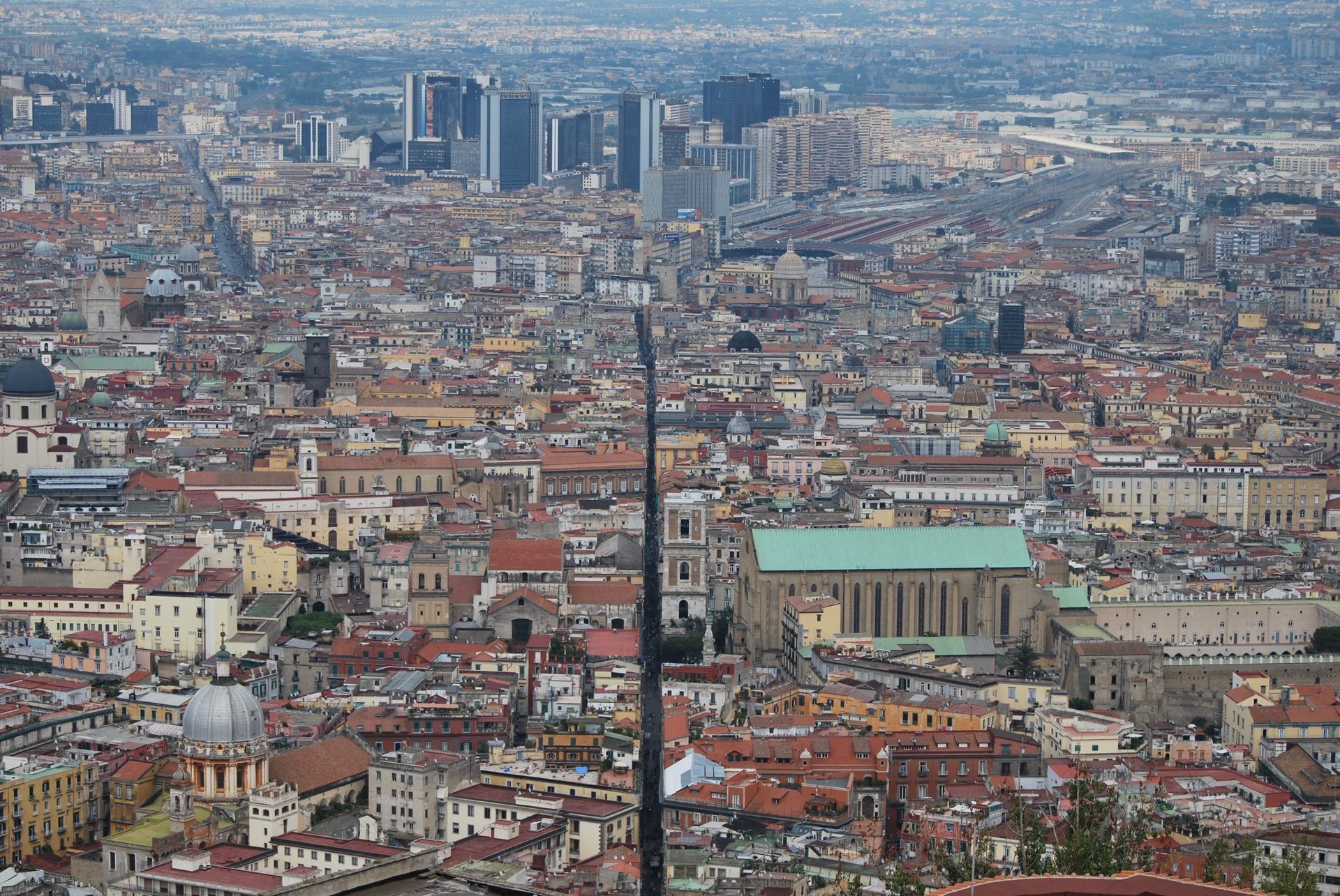 Wander Through Spaccanapoli Wander Through Spaccanapoli