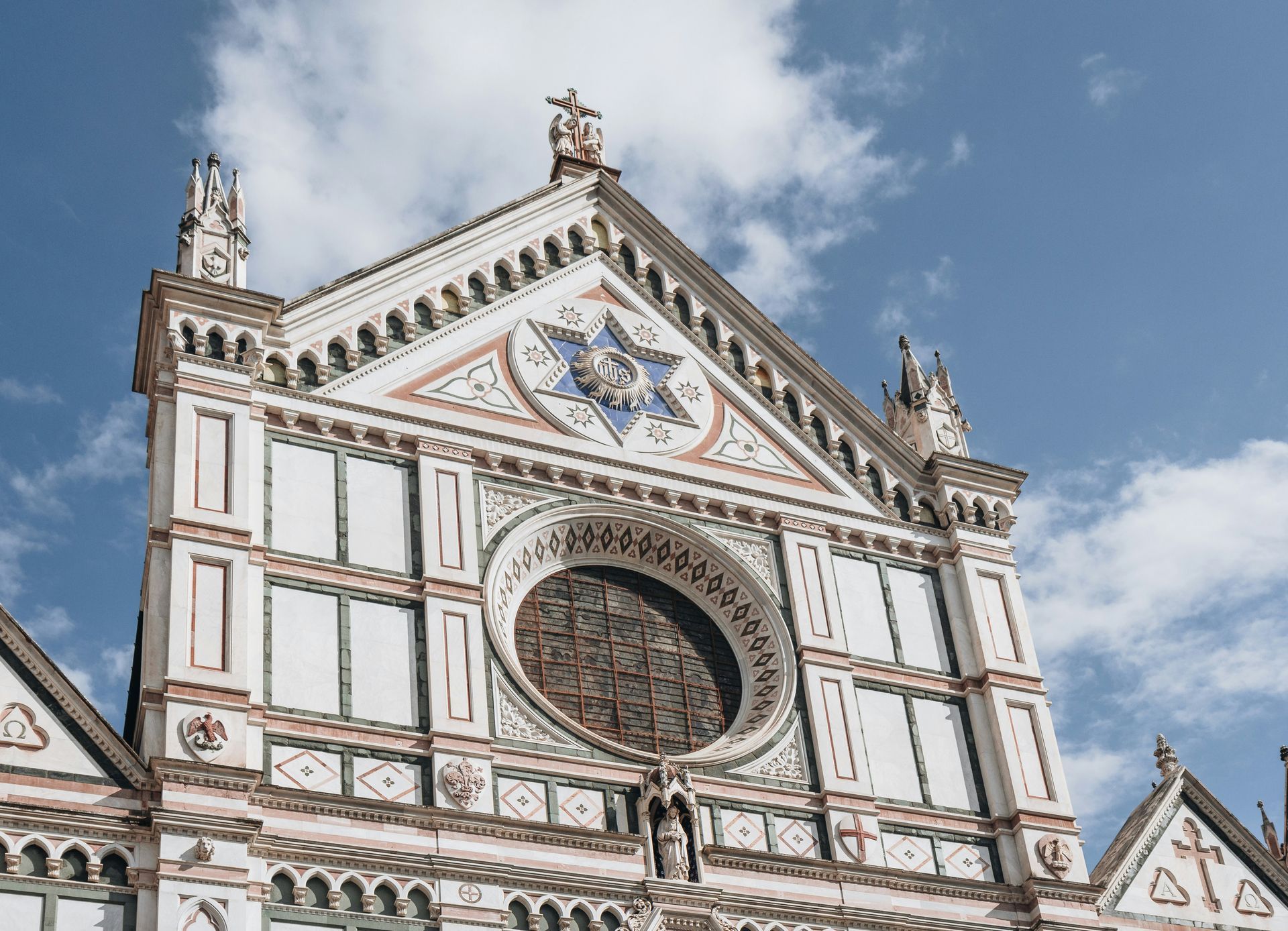 What to see inside the Basilica Santa Croce What to see inside the Basilica Santa Croce