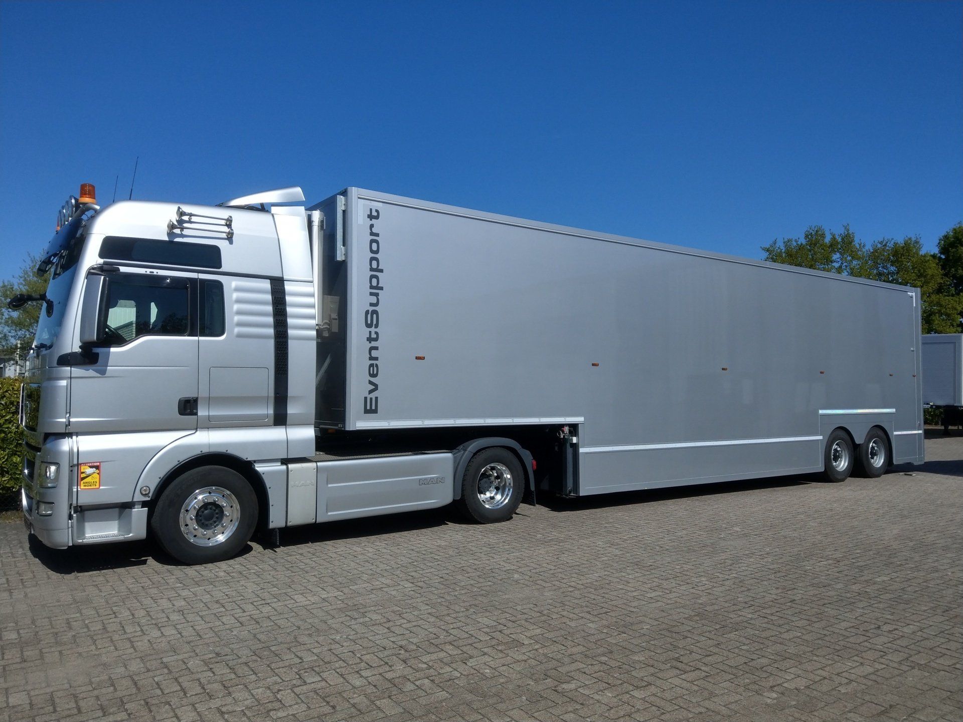 Event support trailer + crew facilities