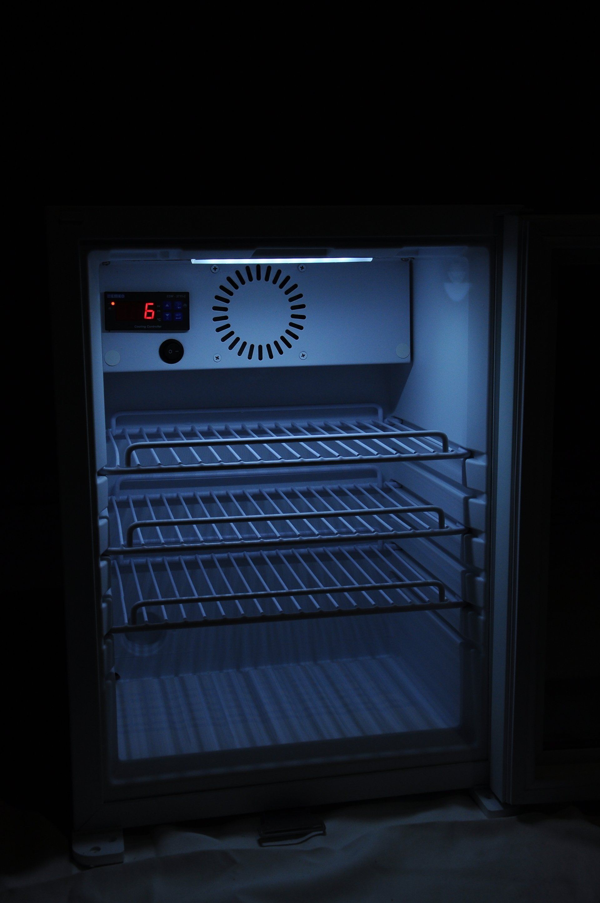 MINIBAR DETAIL 