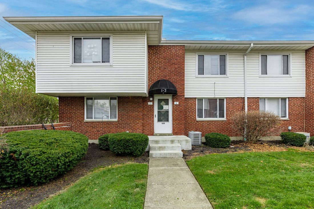Maples Townhome,  Apartment building