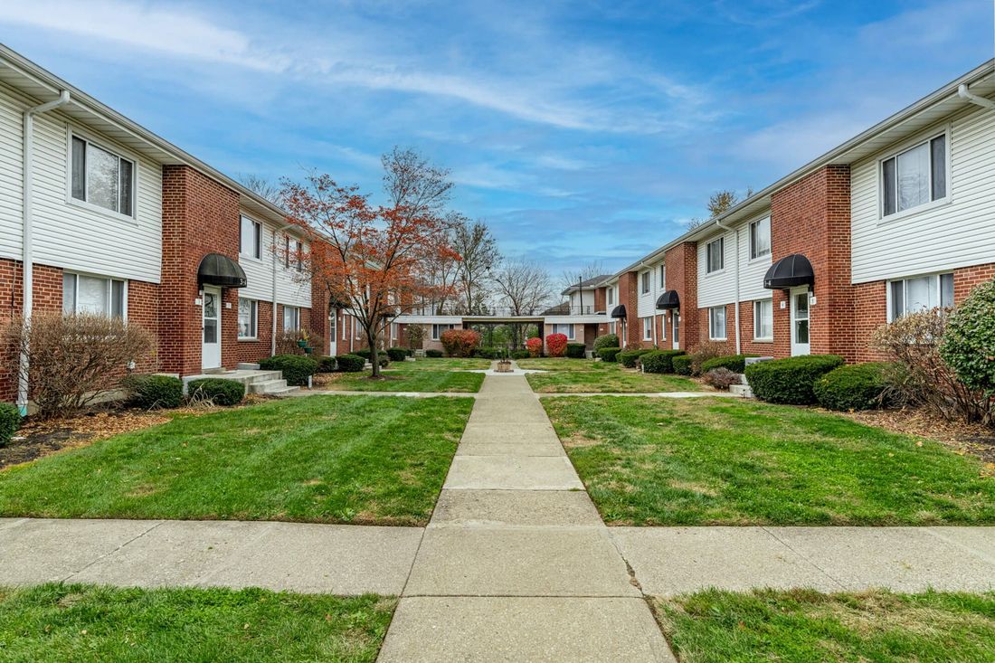 Apartment courtyard, maples townhome