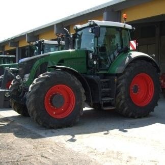 Trattore per lavori agricoli meccanizzati