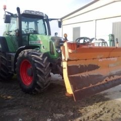 Trattore per lavori agricoli meccanizzati