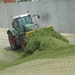Trattore per lavori agricoli meccanizzati