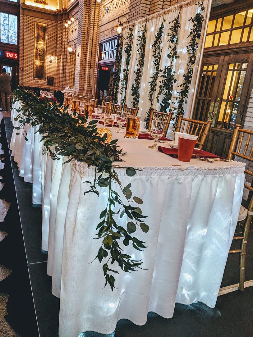 Long table decoration at Baker street — Fort Wayne, IN — Goeglein's Catering Long table decoration at Baker street — Fort Wayne, IN — Goeglein's Catering