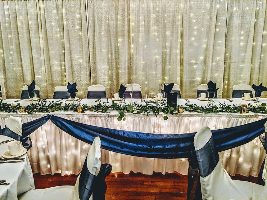 Long table decoration — Fort Wayne, IN — Goeglein's Catering