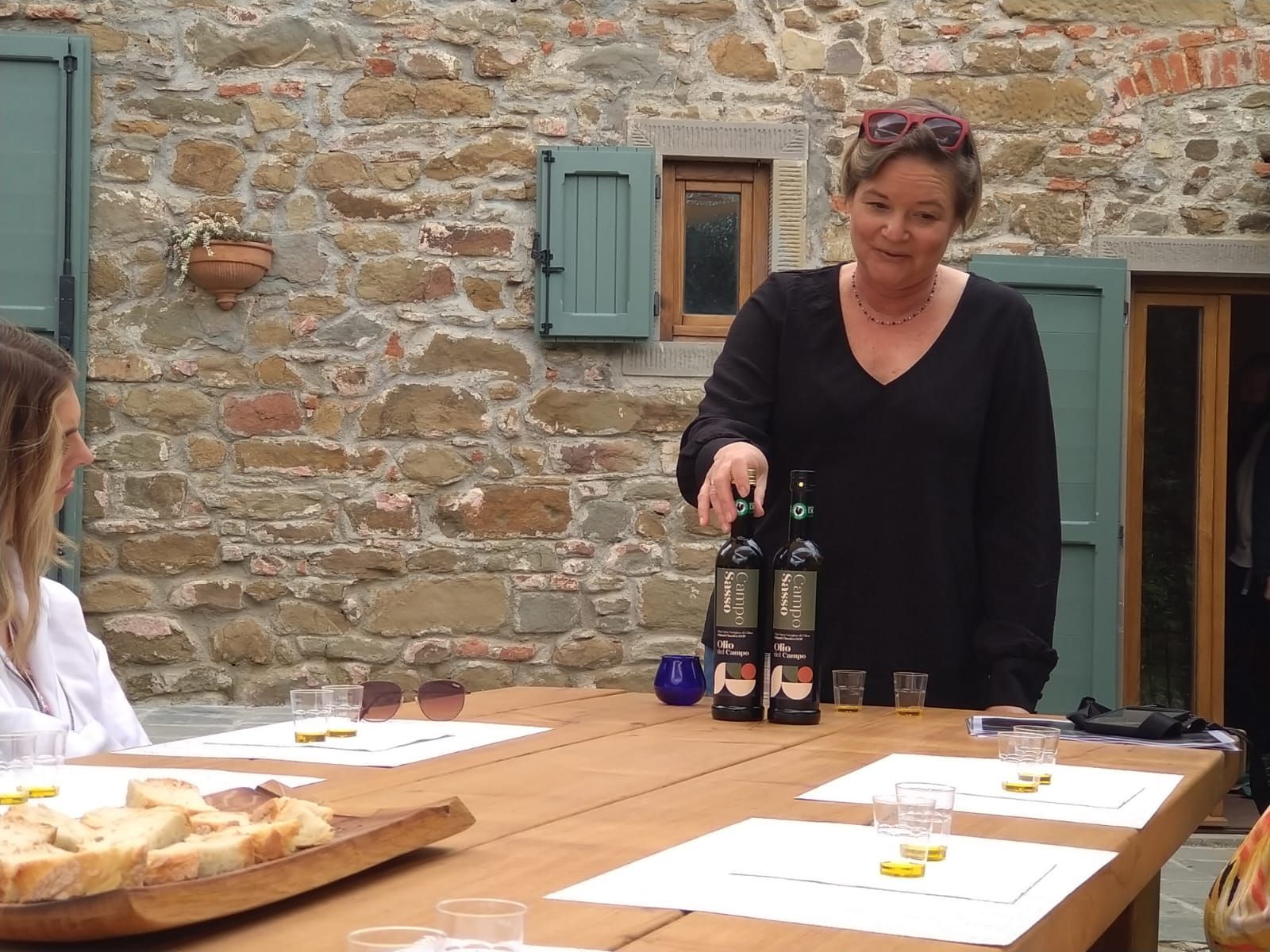 Rebecca Gouttenoire expert in olive oil tasting
