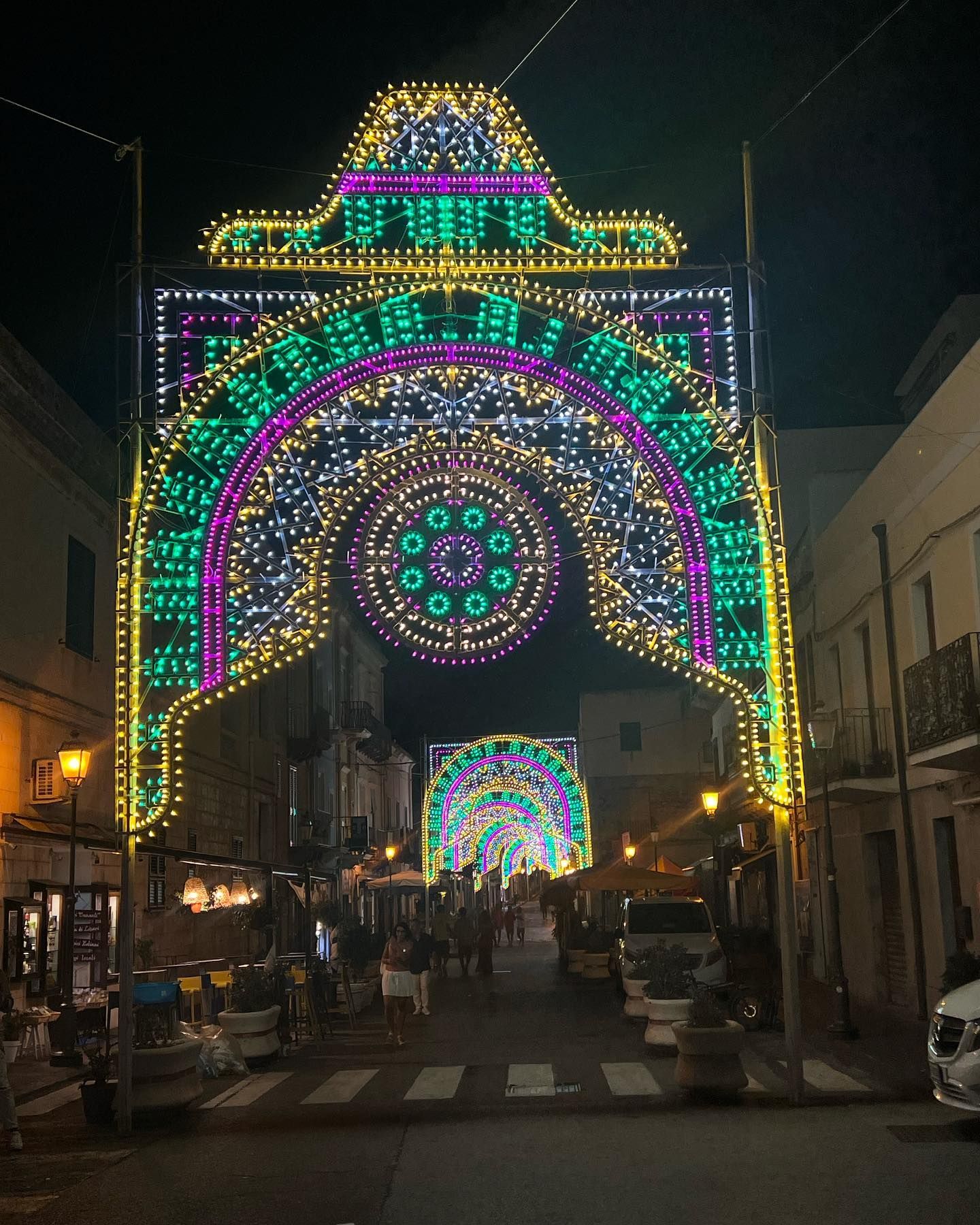 luminarie a forma di archi
