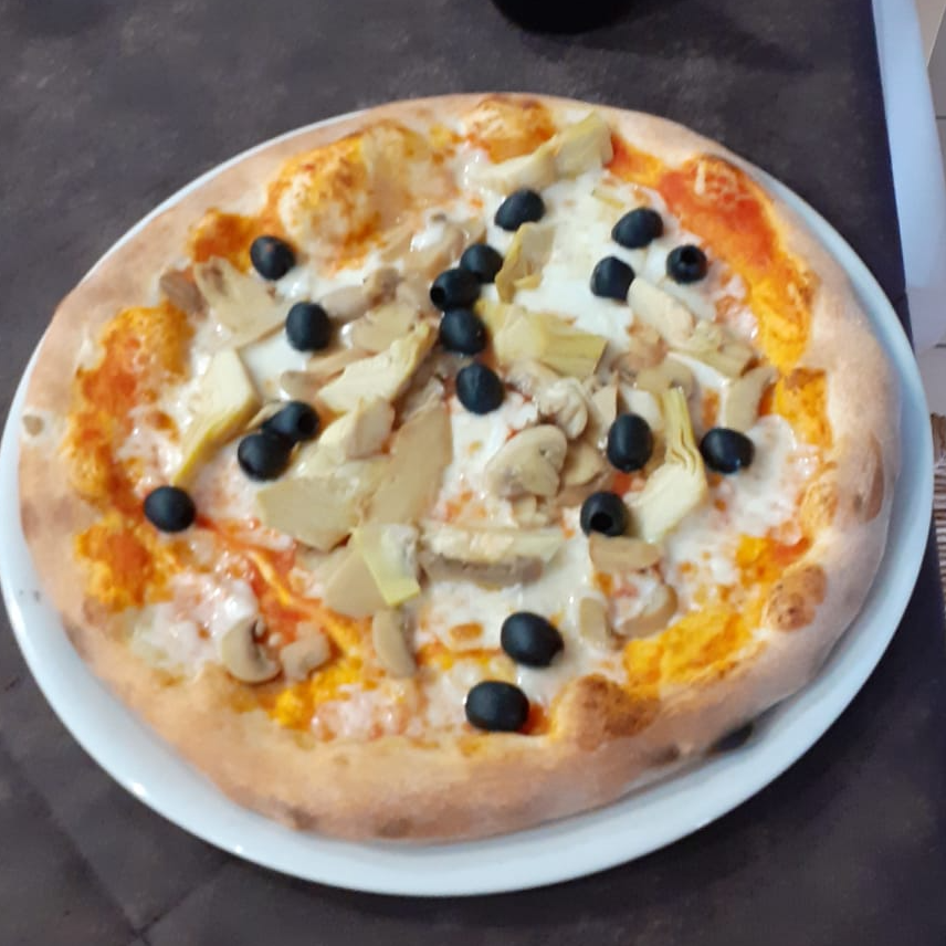 Pizza olive e carciofi