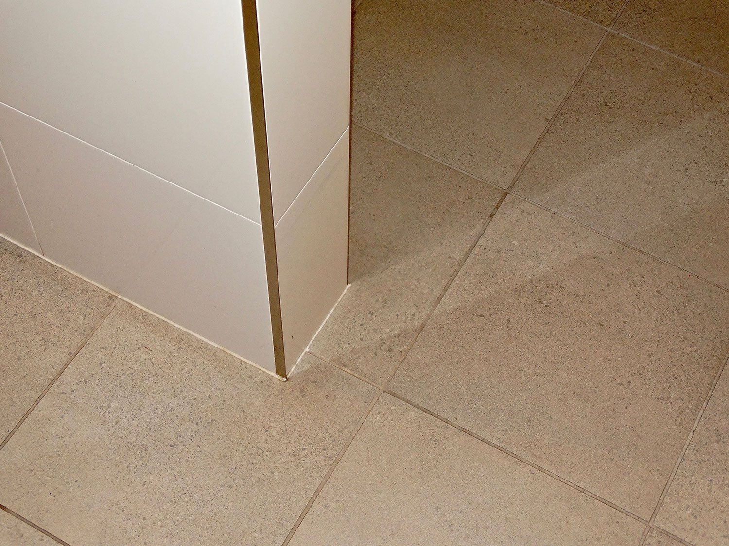 Shortland Waters Gold Club Bathroom Tiles