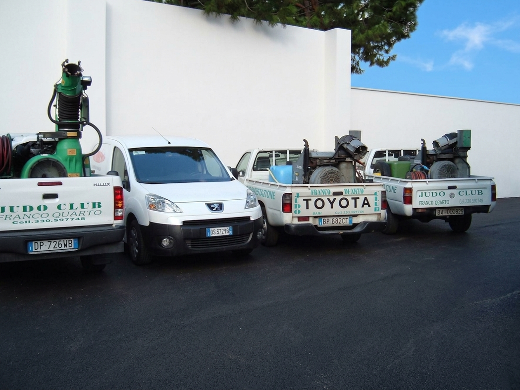 Team A.P.E. srl al lavoro in un intervento di disinfestazione
