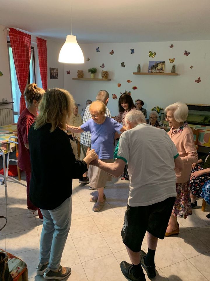 musicoterapia al centro anziani