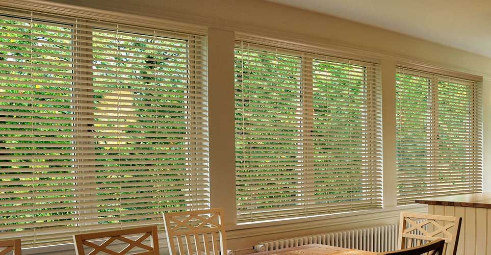 #1 Faux Wood Blinds – Classic, Durable, and Easy to Wipe