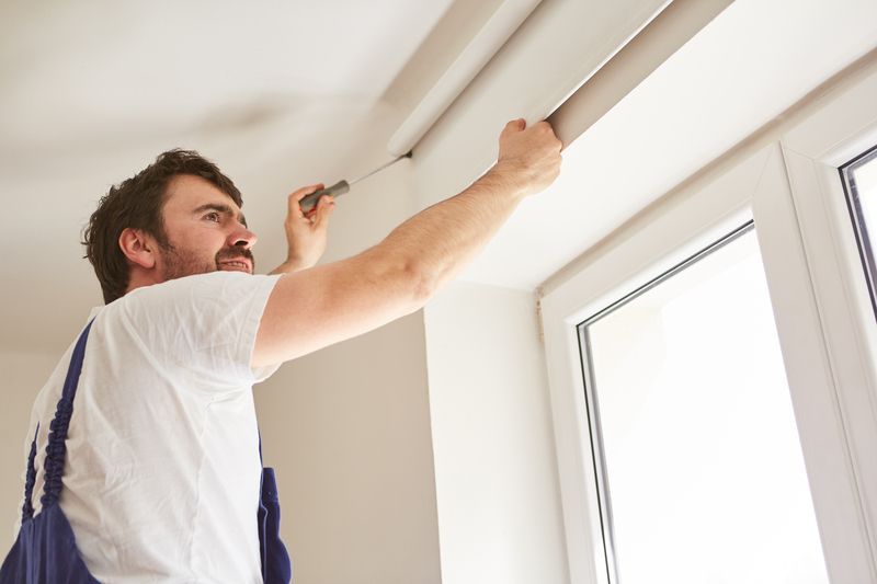 Troubleshooting: When Your Blinds Won’t Come Off
