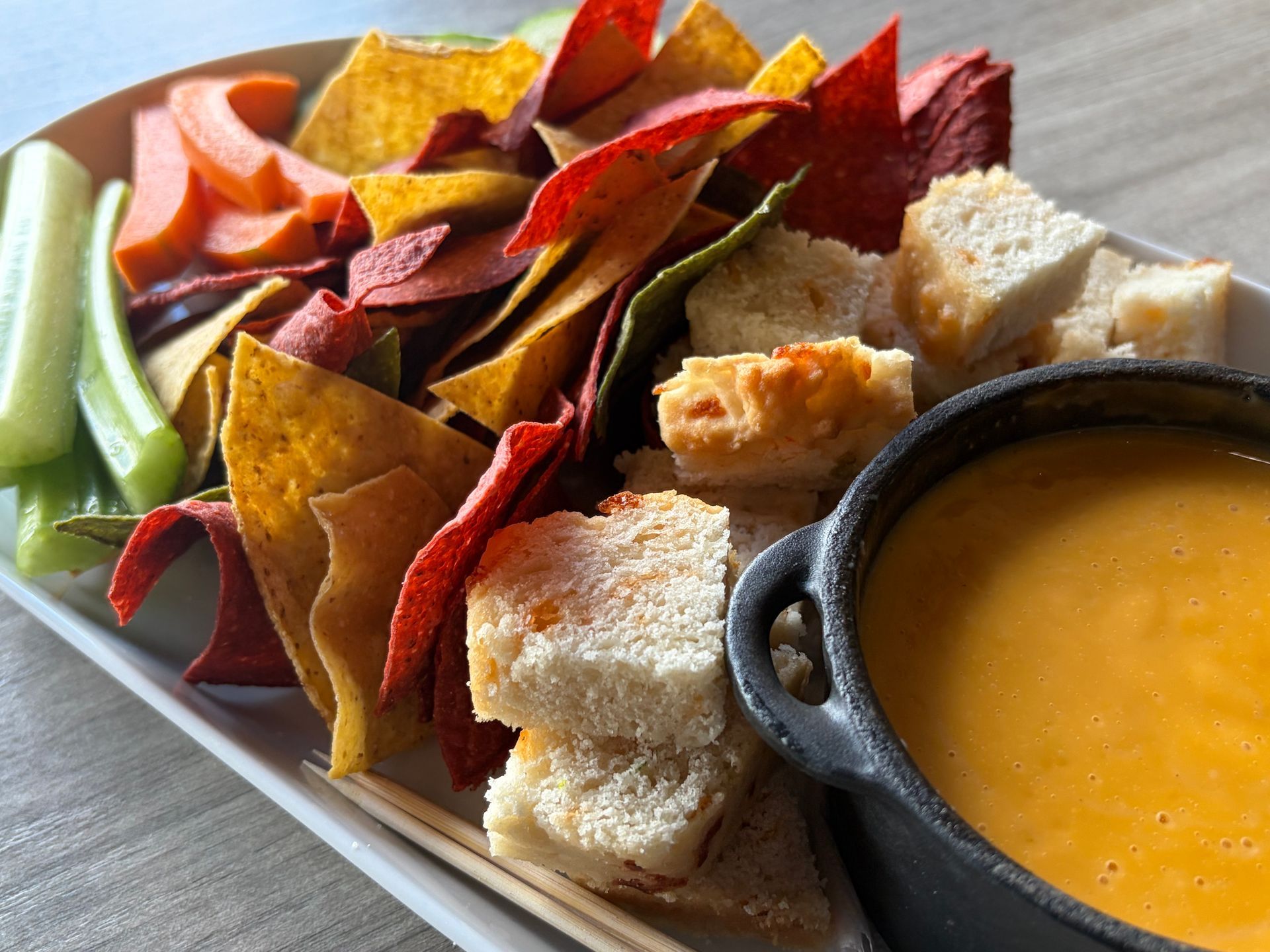 PUCK'N CHEEZY FONDUE
