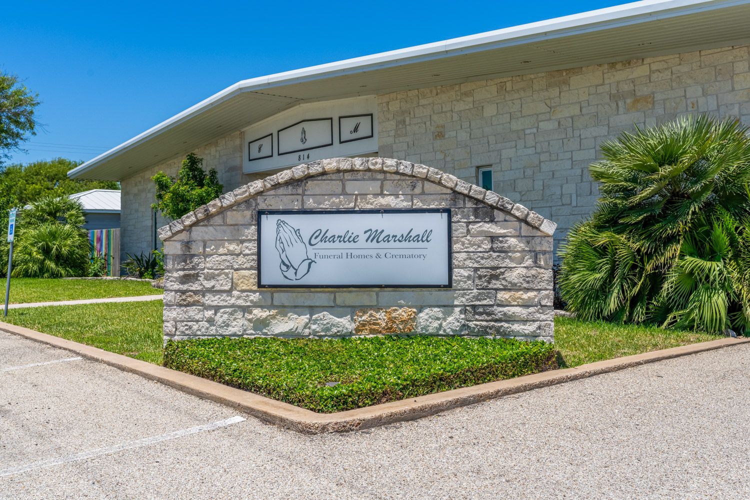 Virtual Tour | Charlie Marshall Funeral Home and Crematory