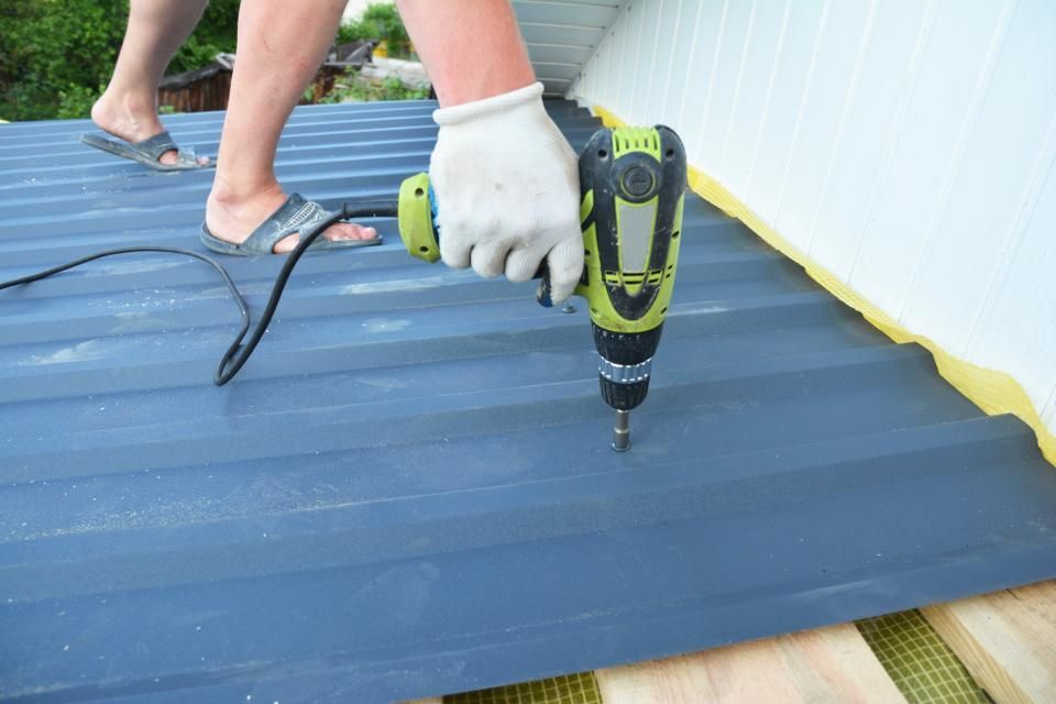 Hand adjusting plumbing fixture