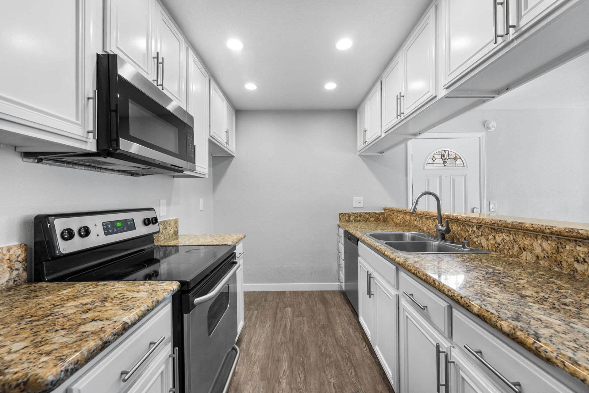 Park Plaza interior kitchen