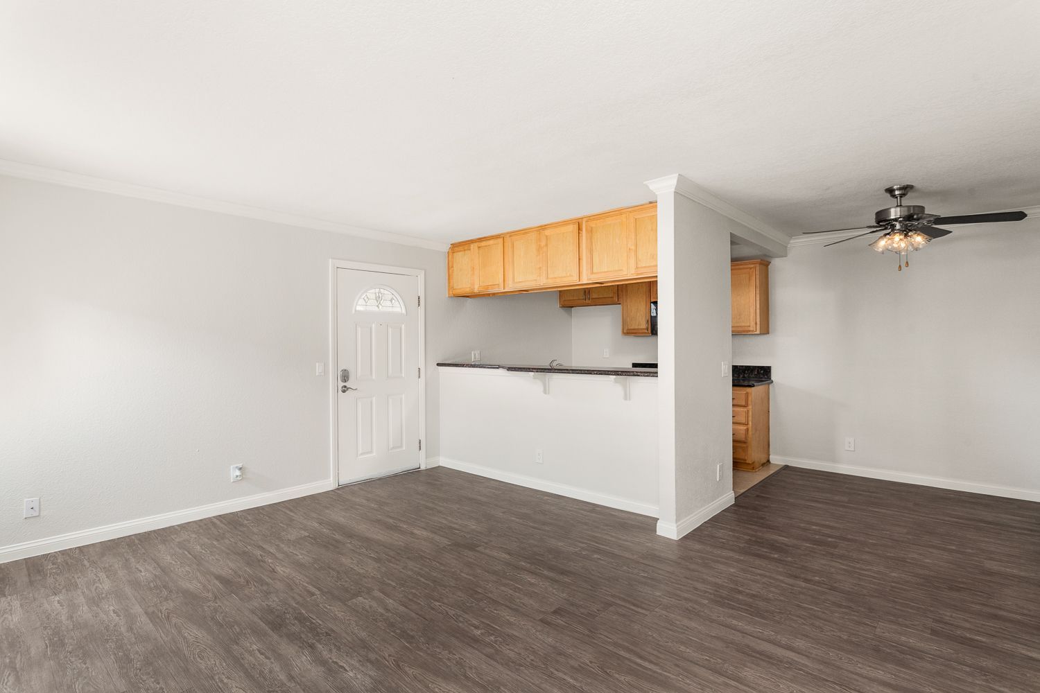Park Plaza apartment kitchen and dining space